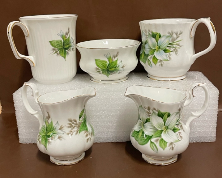 Royal Albert Trillium 5 piece set