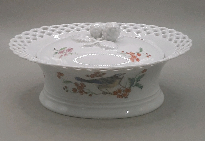 Vintage 8" Wallendorf Porcelain Covered Dish with Lattice Edge