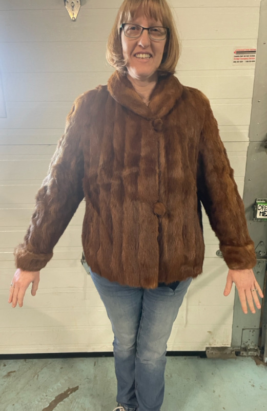 SETLAKWE vintage fur coat model is 5”7