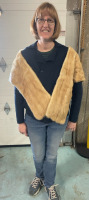 Vintage GIDDINGS mink fur stole model is 5&rdquo;7