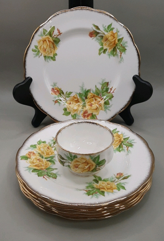 Vintage 6 Royal Albert 8" Tea Rose Salad Plates Sugar Bowl