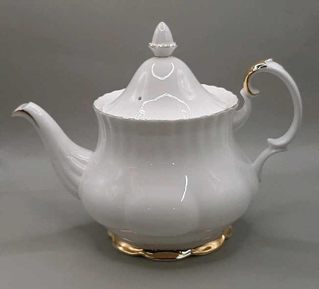 Vintage Royal Albert Val D'or 8" Teapot