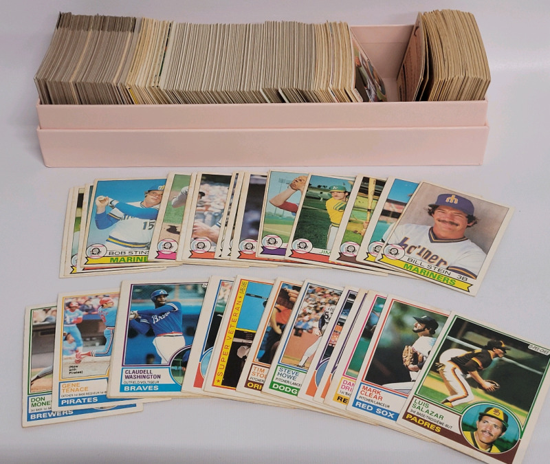 Vintage Topps & O Pee Chee MLB Baseball Trading Card Singles .