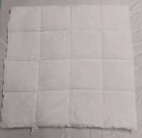 Polyester 86"x86" Comforter Like New