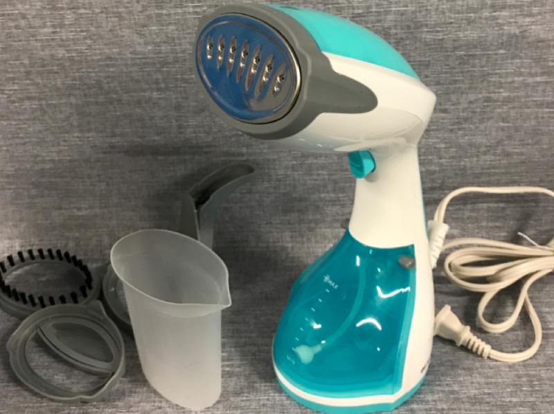 New Beautural Handheld Garment Steamer 11&rdquo;x4&rdquo;