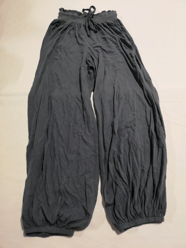 New Ladies Pants sz XS by Urban Outfitters