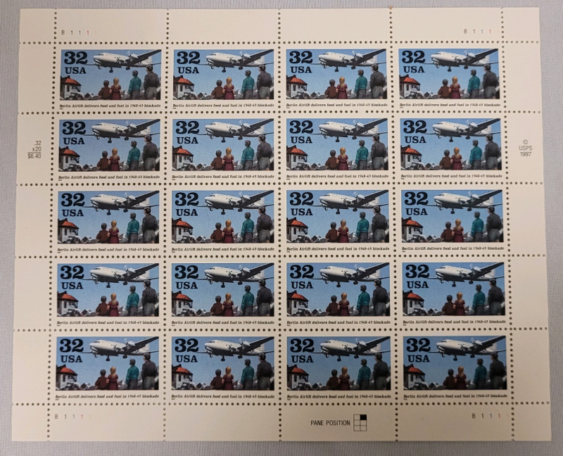 1997 US Postal ' Berlin Airlift Anniversary '48-'49 ' Stamp Sheet , 32 Cent Stamps