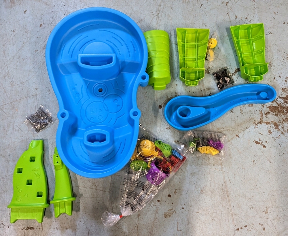 New Step 2 Rain Showers Splash Pond Water Table.