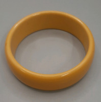 Vintage Yellow Bakelite Bangle. 2.5" Inside Width