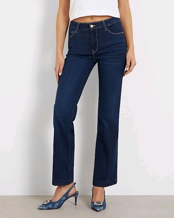 New GUESS Mid Rise Sexy Boot Cut Size: 26 Length: 32 Style: W4RA58D5901 JPWA Wash: Jasper