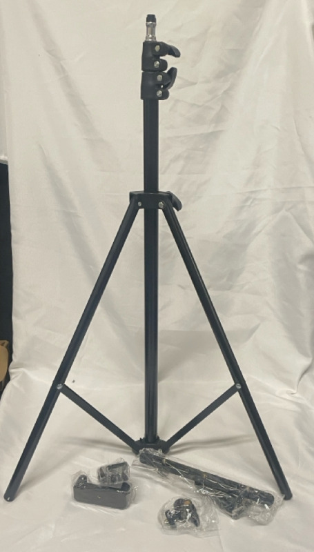 3ft tripod with accessories