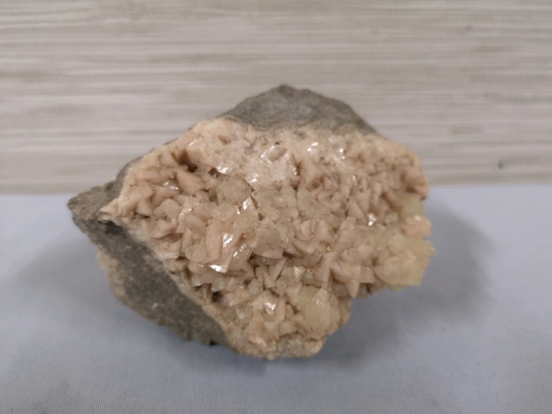 Large Milky Cluster Quartz