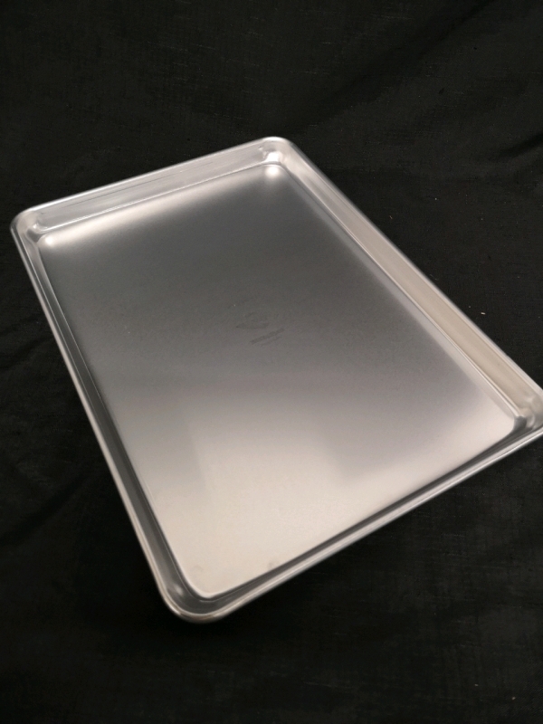 New Vollrath 9303 Aluminum Wear-Ever Heavy-Duty 19-Guage Closed Bead Economy Sheet Pan 18" by 13"