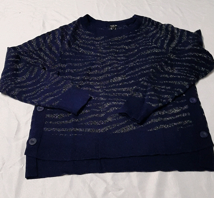 New Size L Stella & Dot Sweater with sparkle & button detail