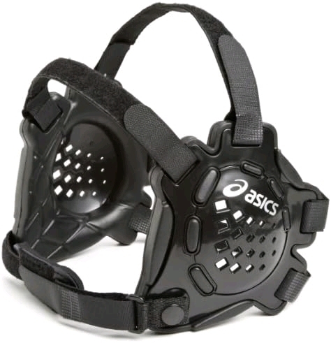 ASICS Adjustable Ear GuardLightweight enough that you'll forget you have it on, but strong enough to protect from the toughest head slap. Features an injection molded poly shell, low profile design, and comfortable EVA ear pad.<br/><br/>