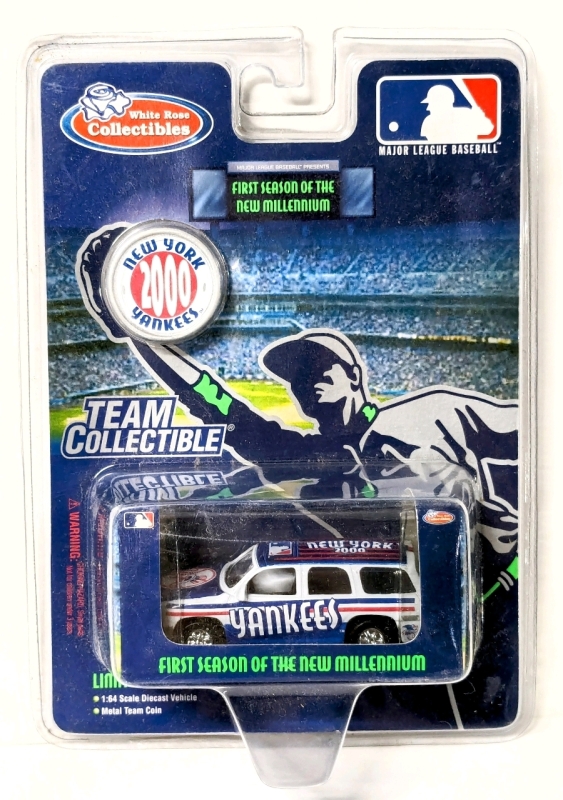 Sealed Vintage 2000 MLB New York Yankees Limited Edition 1:64 Diecast Vehicle & Metal Collectible Team Coin