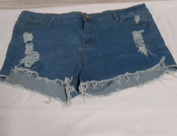 Gaggle Distressed Cut Offs Size 22