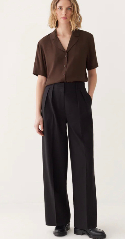 The Camp Collar Blouse in Elderberry xs retails for 89.50