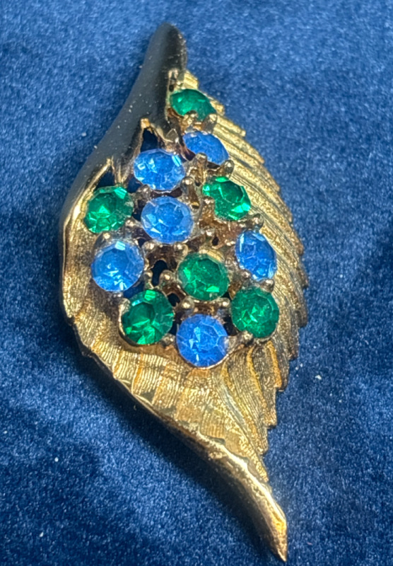 Vintage Brilliant Cut Rhinestone Emerald Topaz open Work Brooch