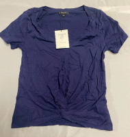 NEW with tags Stella & Dot t-shirt with middle knot size M