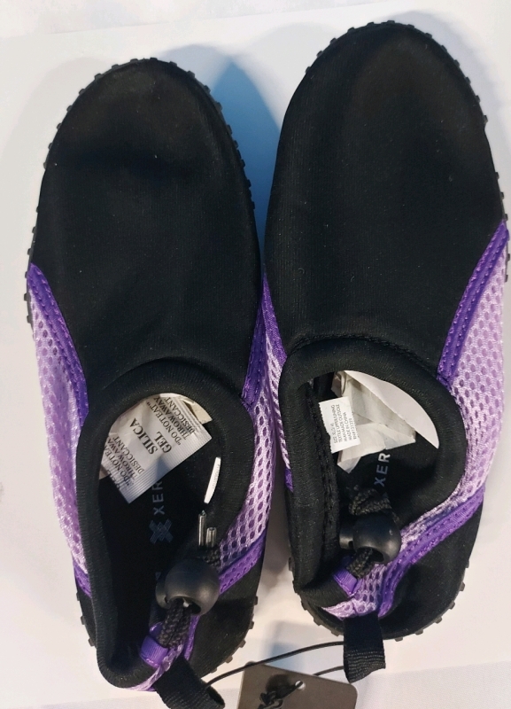 New XERTIA Water Shoes XL (3/4)
