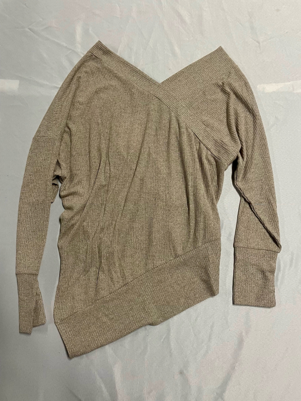 NEW with Tags Stella & Dot Size S Asymmetrical sweater