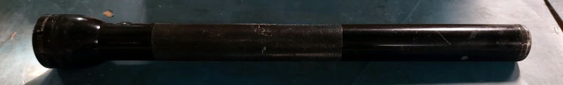MAG LITE 19.5" Heavy Duty Flashlight