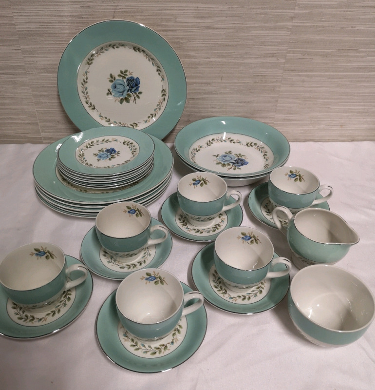 28 Pieces Vintage Barrett's Delphatic White Tableware Dishes - Made in England