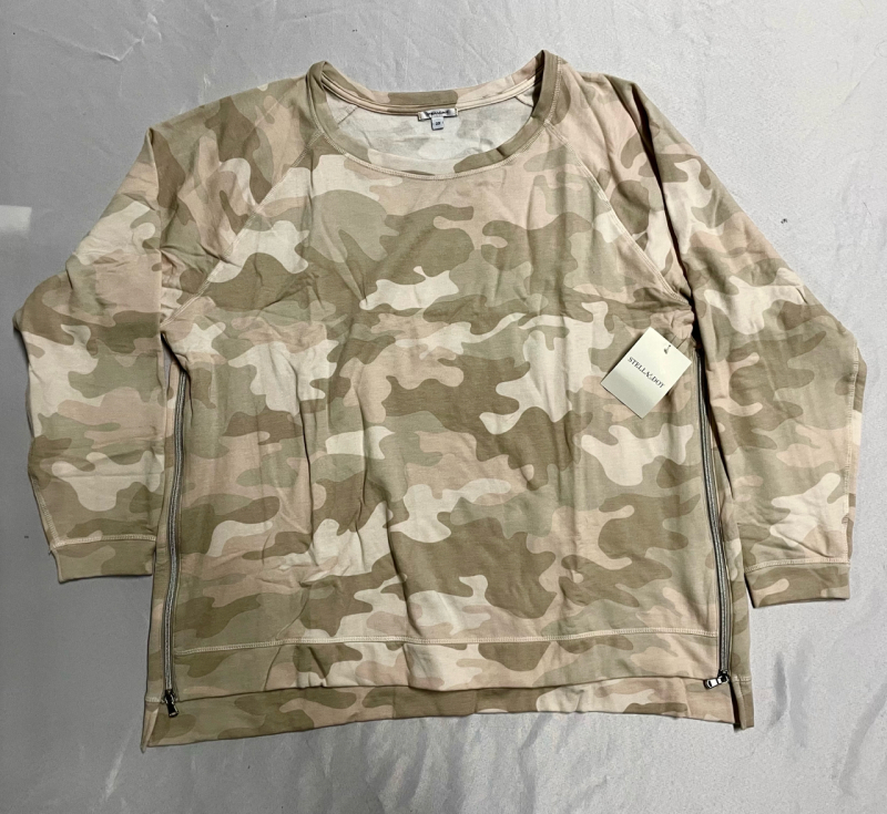 As NEW size 1X Stella & Dot light Camo sweater