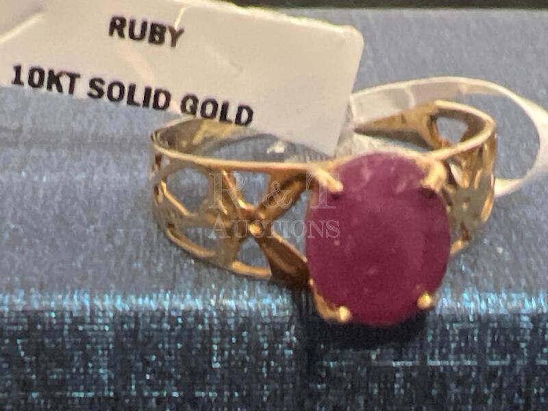 Hallmarked 10K yellow Gold Ruby Ring