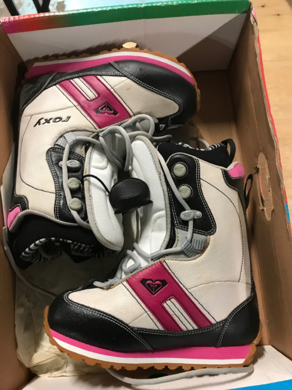 Roxy Size 8 Snowboard Boots