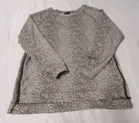 New Size XXL Animal Print Fleece LinedvPullover with Zippered Detail