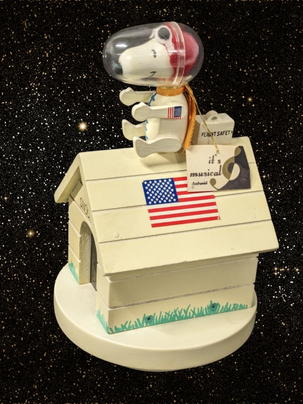 Vintage 1969 Schmid Astronaut Snoopy Wooden Music Box 8" Tall (Plays "Fly Me to the Moon") Made in Japan