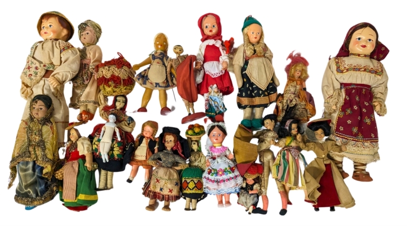 Large Collection of Vintage World Dolls 2" - 12" Tall