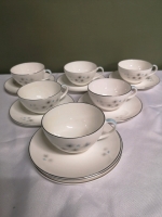 Vintage ROYAL DOULTON Teacups & Saucers - Thistledown Pattern H4943