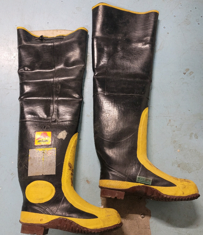 Acton Canada 31" Rubber Hip Boots with Steel Toe . Size 9 / 10