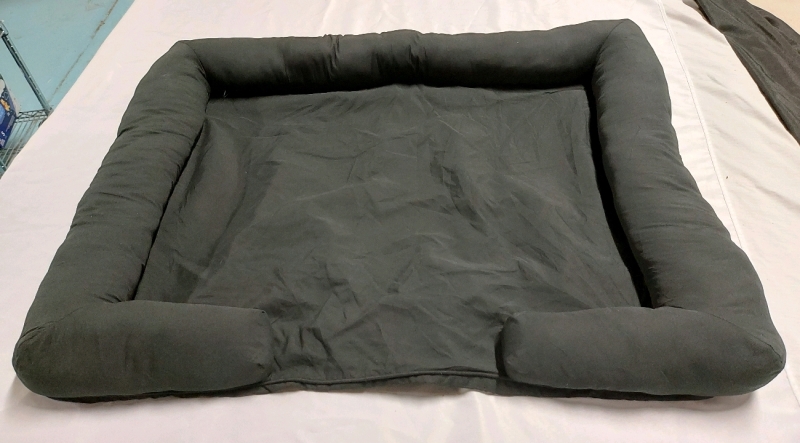 2 Layered Cozy Dog Bed With Foamy Pad And Blanket 31x39" Approx