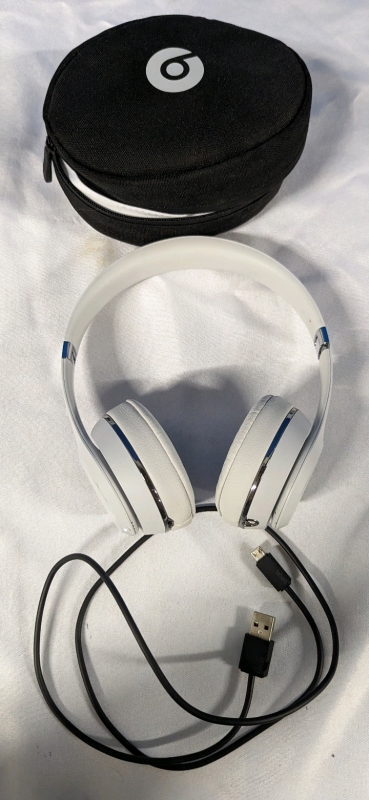 Beats Solo3 Wireless Headphones - Tested Working - Comes with Case.