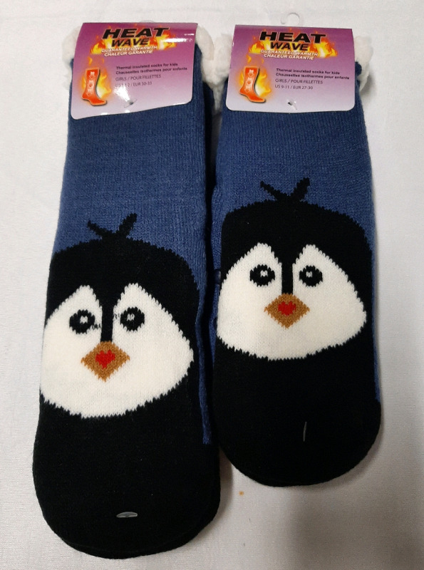 New 2 Pair of Heat Wave Thermal Insulated Socks One pair Size Girls 12-2 One pair Girls Size 9-11
