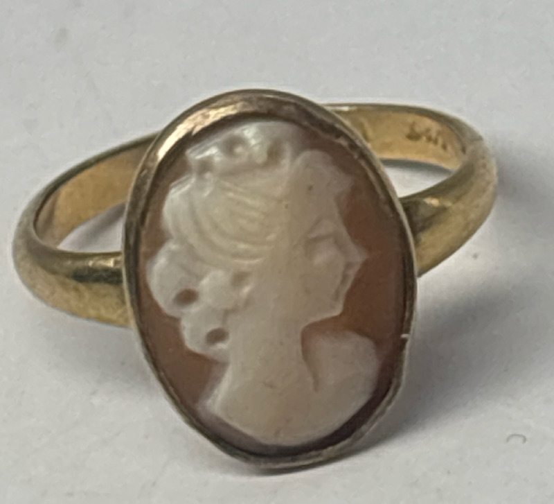 Vintage Gold Filled Cameo Ring designer Uncas