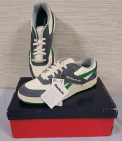 New - Reebok BB 4000 II Unisex Basketball Sneakers , Size US 11 . New with Tags