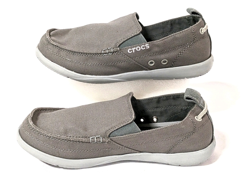 New CROCS Walu Slip-On Shoes (Size M8)