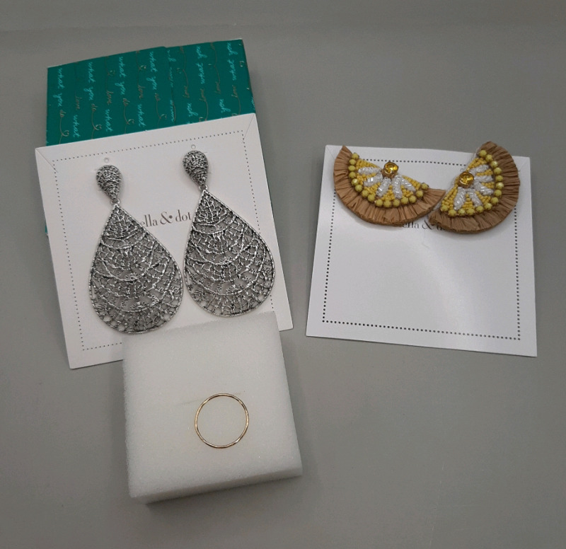 Stella & Dot Costume Jewellery Silvertone 2.5 Drop Earrings Goldtone with Beads Earrings & a Size 5 Stackable Ring