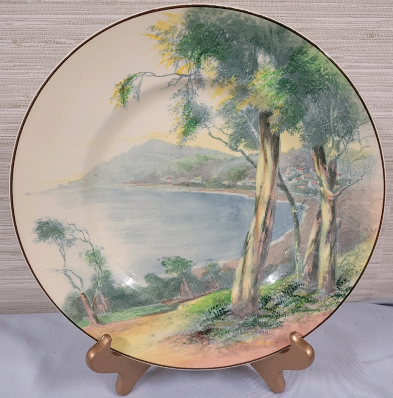 Vintage Royal Doulton ' Scene At Lorne ' Gum Tree Series Plate , D. 6310 . Measures 10.5" diameter