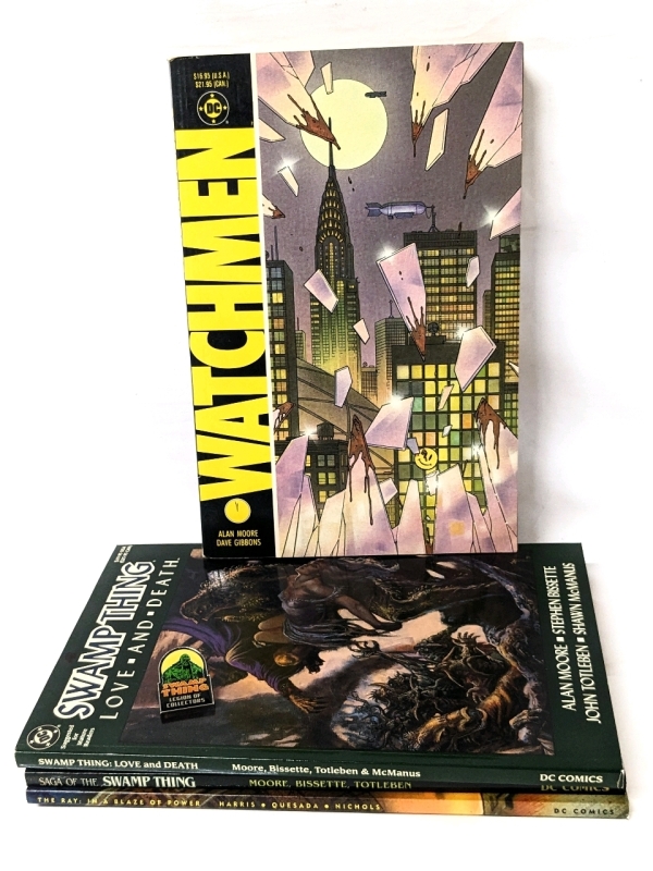 DC COMICS: Watchmen, Swamp Thing: Love and Death & Saga of the Swamp Thungs (+ Legion of Collectors Pin), The Ray: In a Blaze of Power (Softcover)