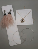 New Stella & Dot 3.5" Mixed Stone & Feather Earrings, Goldtone Pendant with Horn on a 20" Chain, Silvertone Hoop Earrings