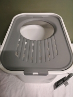 New Top Entry Cat Litter Box with Scoop - Lid Cracked **