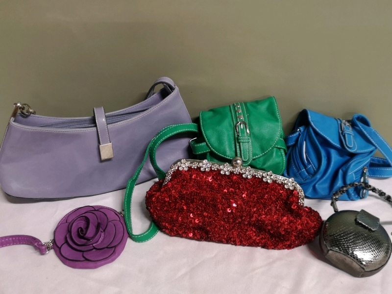 6 Colourful Fun Purses