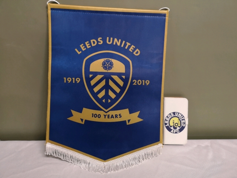 LEEDS UNITED Banner + Phone Case