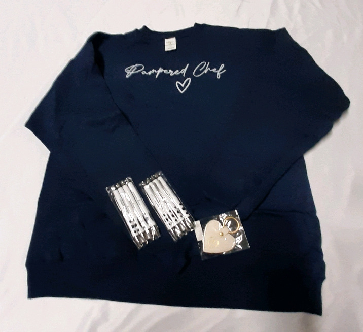 New Size L Pampered Chef Sweatshirt Comes with 8 Pens & a Heart Shaped Key Ring